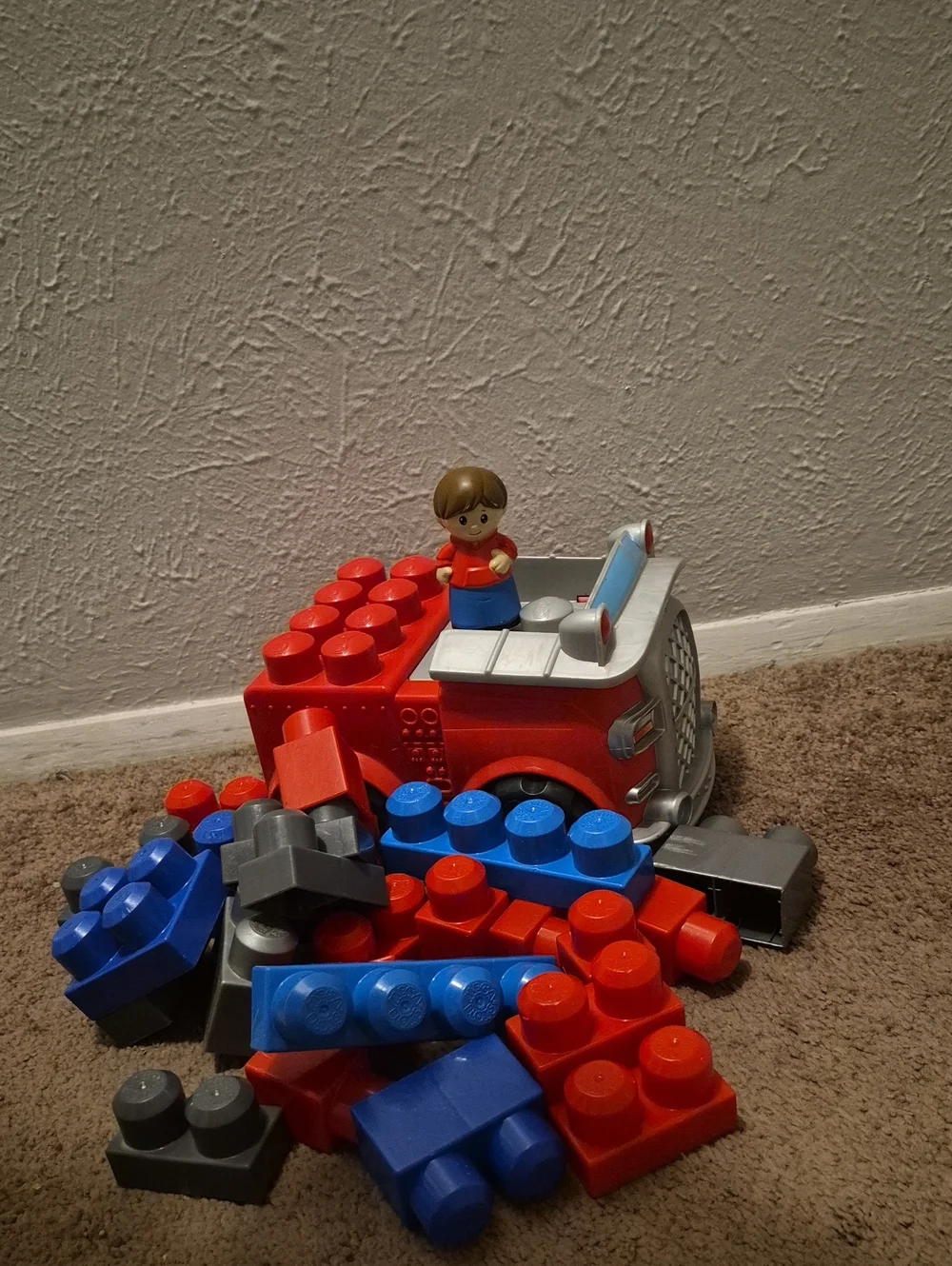 MEGA BLOKS FIRE TRUCK